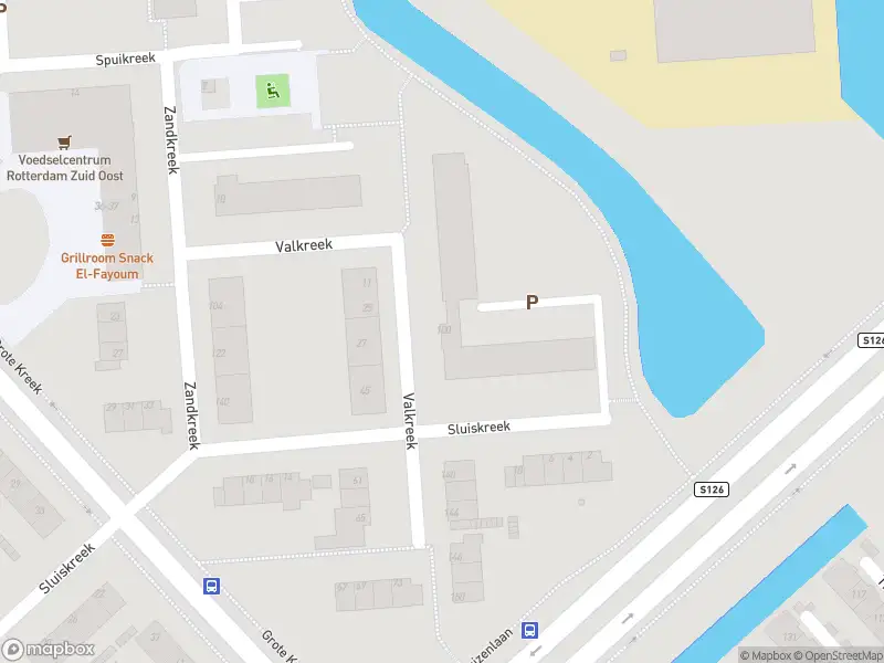 Ambulance met gepaste spoed naar de Valkreek in Rotterdam