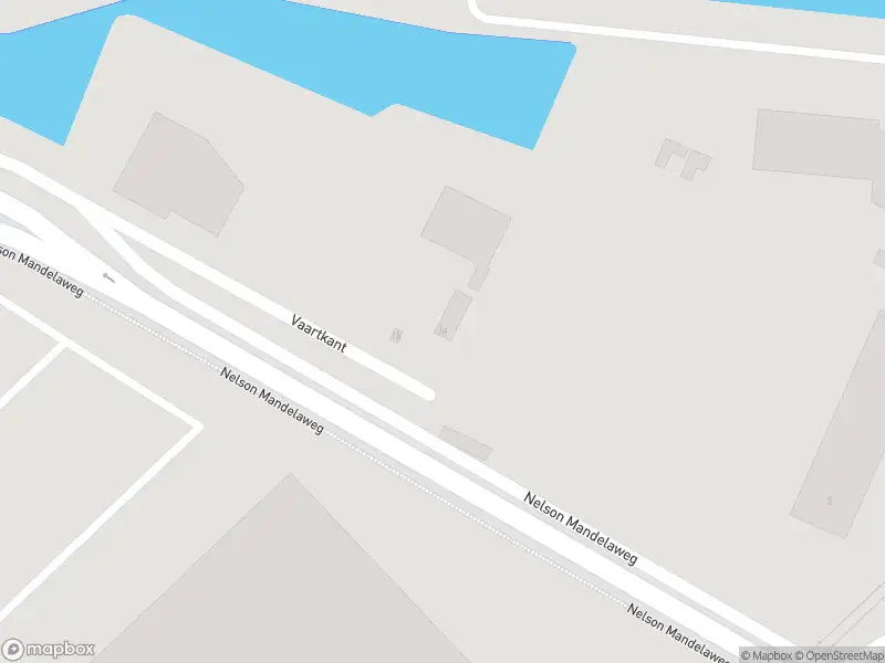 Brandweer met grote spoed naar de Vaartkant in Roosendaal vanwege gebouwbrand