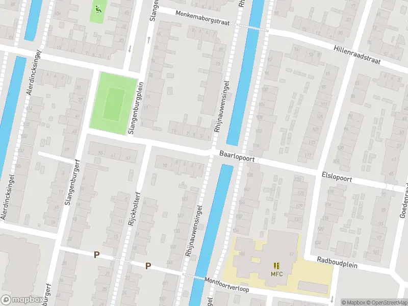 Ambulance met grote spoed naar de Ehrensteindam in Rotterdam