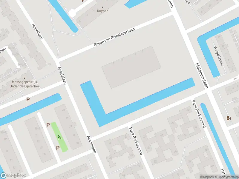 Brandweer met grote spoed naar de Goudenregensingel in Pijnacker vanwege personen te water