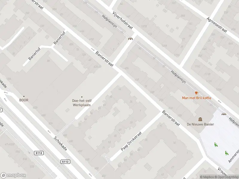 Ambulance met grote spoed naar de Schout Heynricstraat in Rotterdam