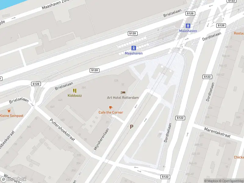 Ambulance met gepaste spoed naar de Mijnsherenlaan in Rotterdam