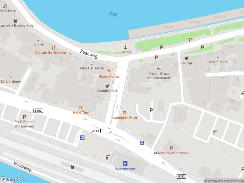 Ambulance met grote spoed naar de Stationsstraat in Wormerveer