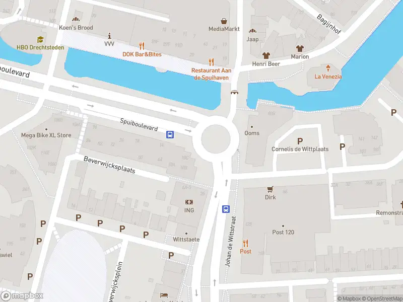 Ambulance met gepaste spoed naar de Johan de Wittstraat in Dordrecht