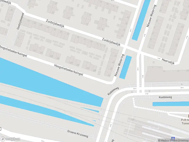 Ambulance met grote spoed naar de Hoogvlietsekerksingel in Hoogvliet Rotterdam