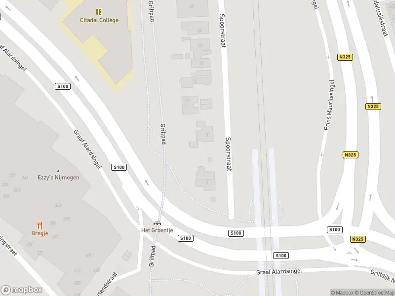 Brandweer met gepaste spoed naar de Spoorstraat in Lent vanwege een liftopsluiting