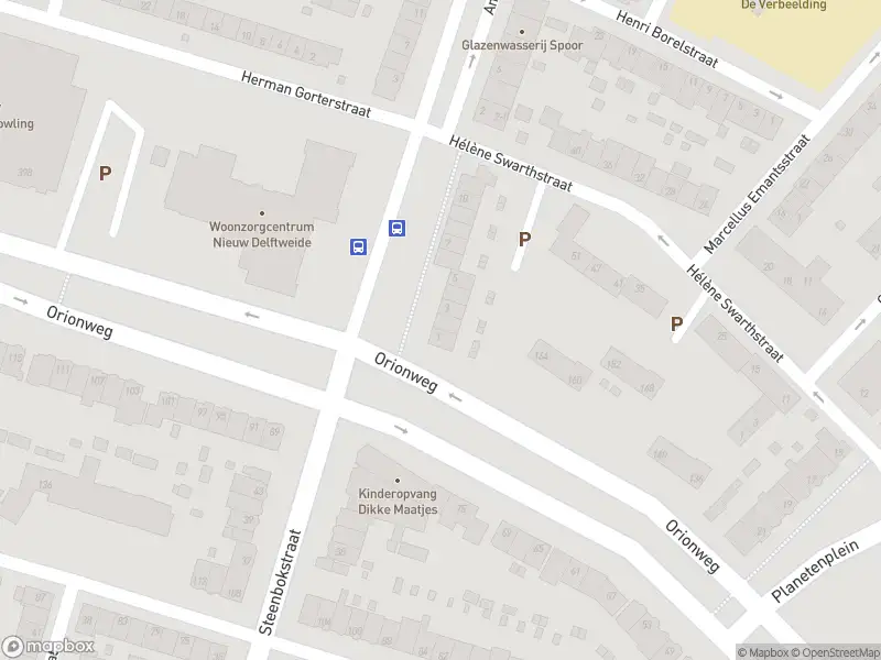 Ambulance en brandweer met grote spoed naar de Top Naefflaan in Haarlem