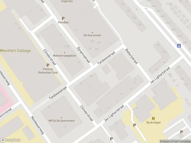 Ambulance met gepaste spoed naar de Tandwielstraat in Rotterdam