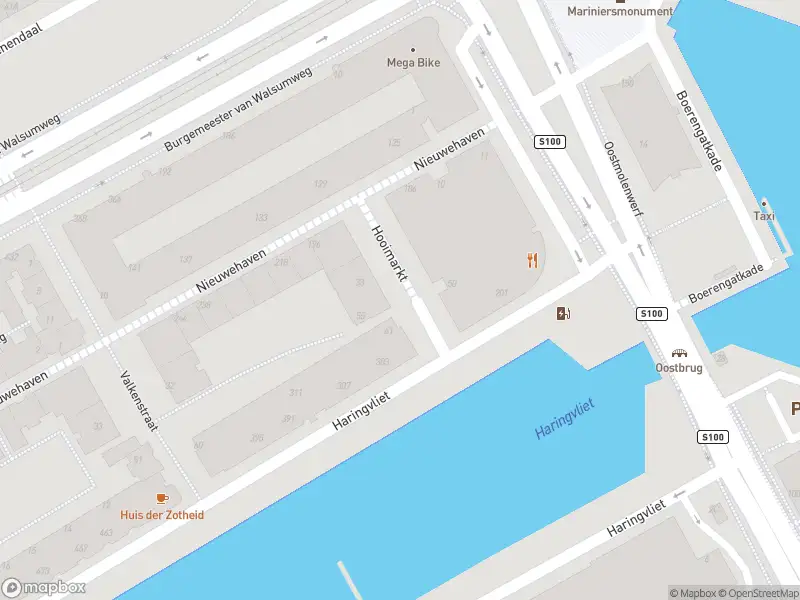 Brandweer met gepaste spoed naar de Hooimarkt in Rotterdam