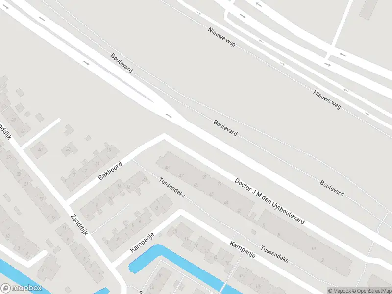 Brandweer met gepaste spoed naar de Boulevard in Rozenburg vanwege een buitenbrand