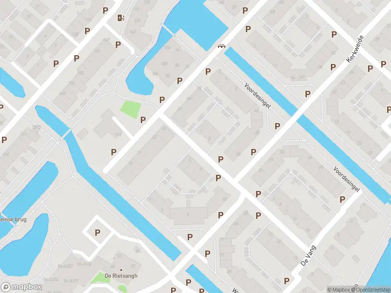 Ambulance met gepaste spoed naar de 't Breede Weer in Leidschendam