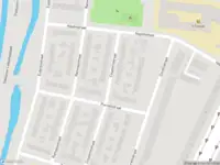 Brandweer met grote spoed naar de Telemannstraat in Leeuwarden vanwege voertuigbrand