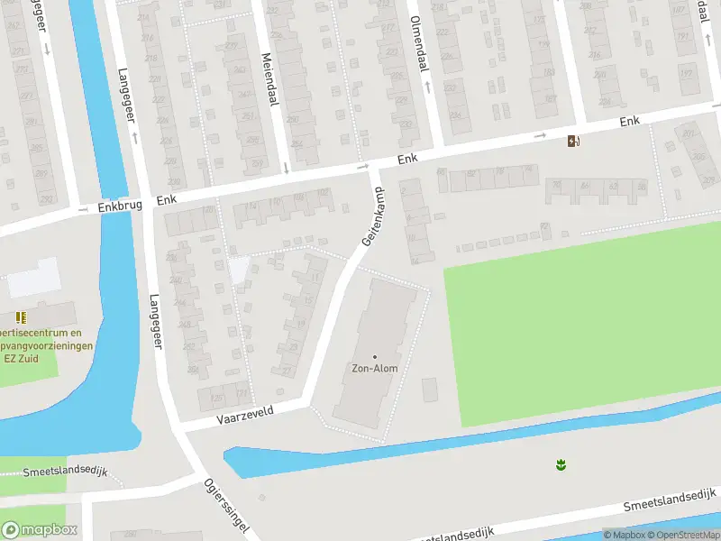 Ambulance met grote spoed naar de Geitenkamp in Rotterdam