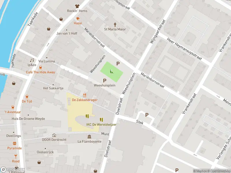 Brandweer met grote spoed naar de Weeshuisplein in Dordrecht vanwege voertuigbrand