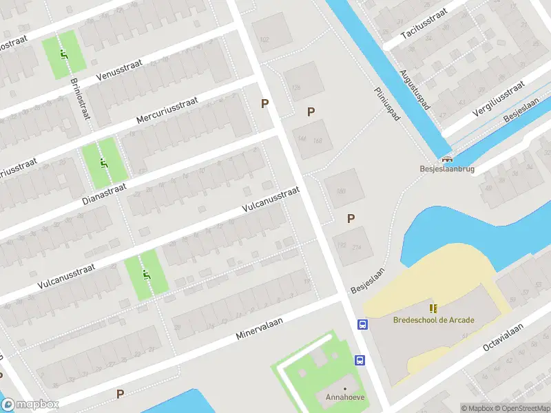 Ambulance met grote spoed naar de Vulcanusstraat in Leiden