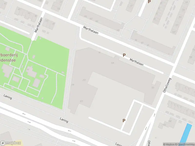 Ambulance met gepaste spoed naar de Marthalaan in Hoogvliet Rotterdam