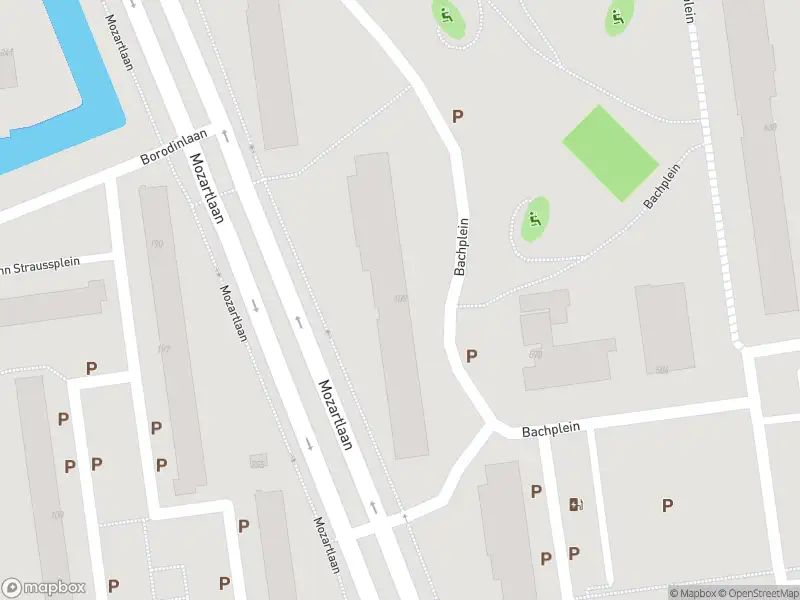 Ambulance met gepaste spoed naar de Bachplein in Schiedam