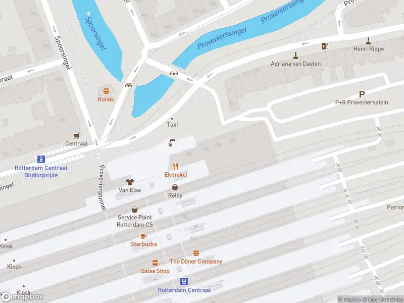 Ambulance met grote spoed naar de Proveniersplein in Rotterdam