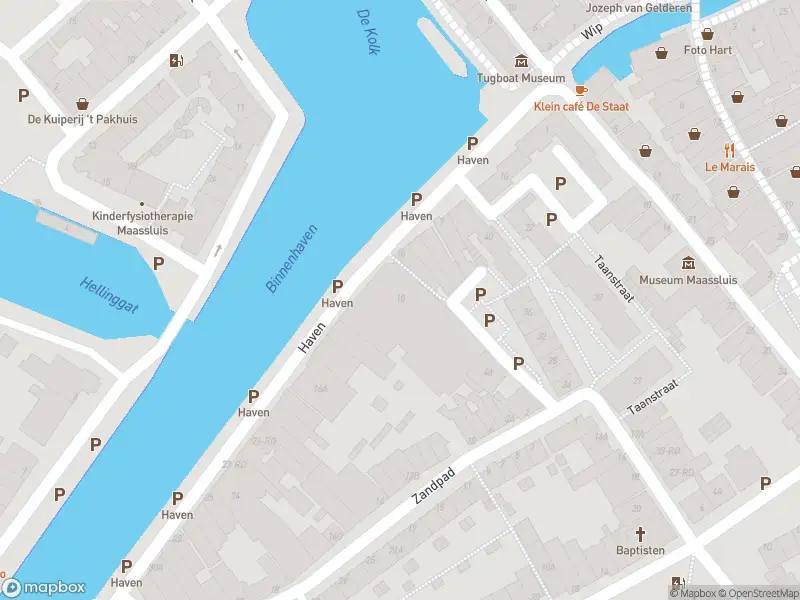 Ambulance met grote spoed naar de Zure Vischsteeg in Maassluis