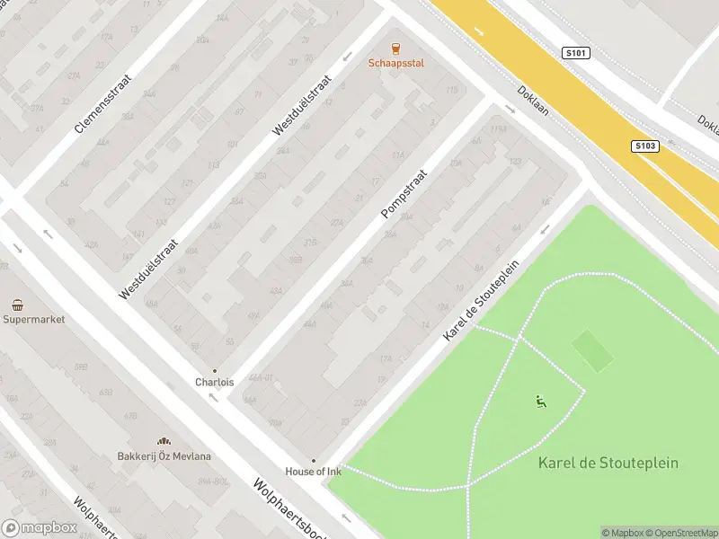 Ambulance met grote spoed naar de Pompstraat in Rotterdam