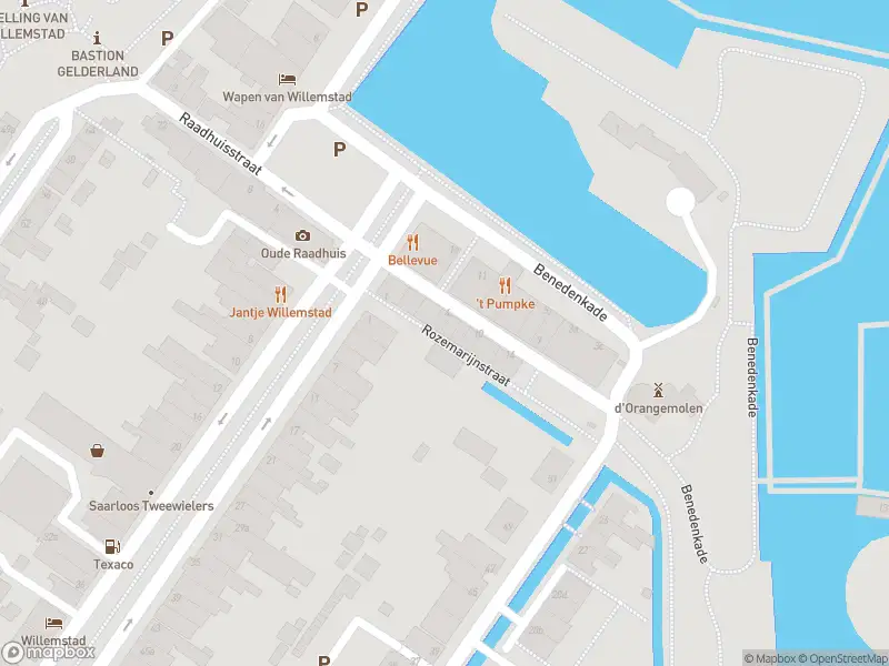 Politie met grote spoed naar de Rozemarijnstraat in Willemstad vanwege personen te water