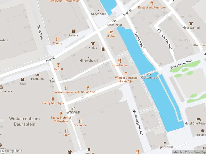 Ambulance met gepaste spoed naar de Rodezand in Rotterdam