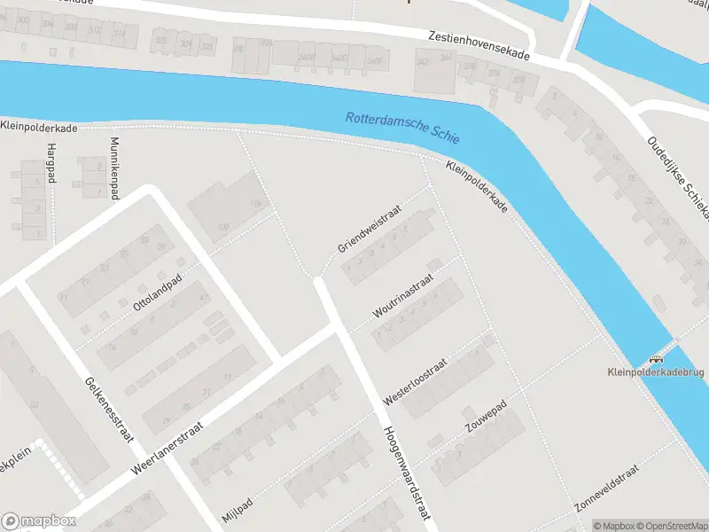 Ambulance met grote spoed naar de Griendweistraat in Rotterdam