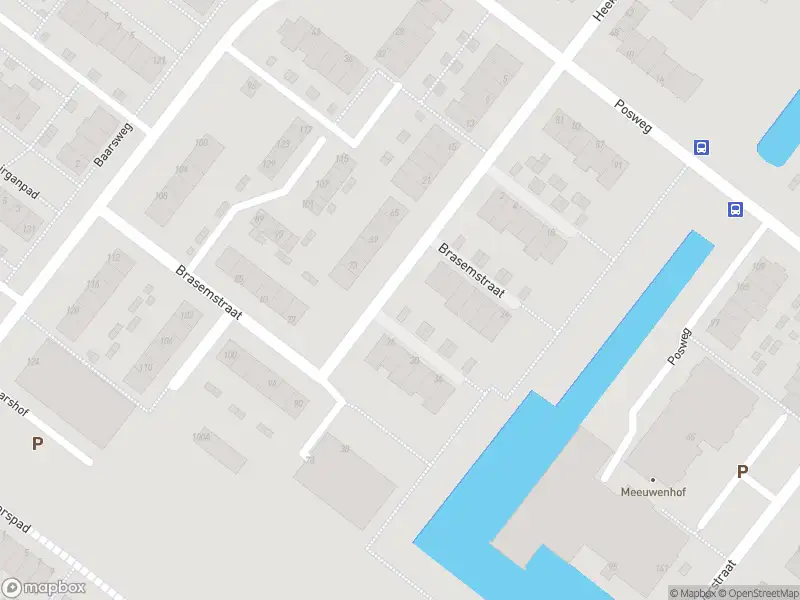 Ambulance met gepaste spoed naar de Brasemstraat in Hoogvliet Rotterdam