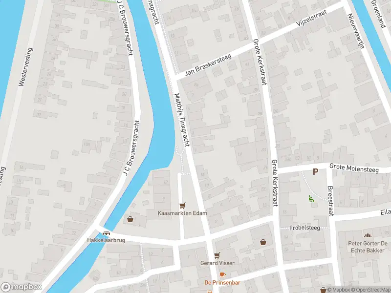 Brandweer met gepaste spoed naar de Matthijs Tinxgracht in Edam