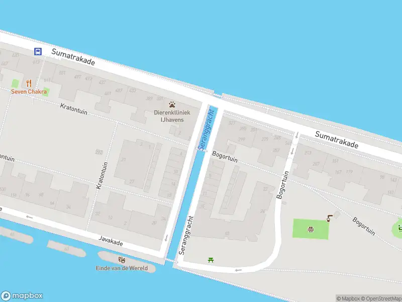 Ambulance met grote spoed naar de Seranggracht in Amsterdam