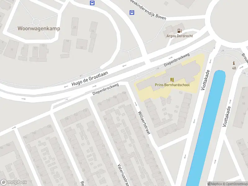 Ambulance met gepaste spoed naar de Diepenbrockweg in Dordrecht