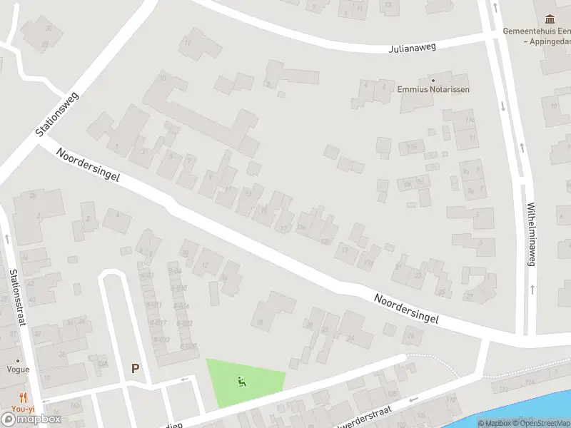 Brandweer met grote spoed naar de Dijkstraat in Appingedam vanwege personen te water
