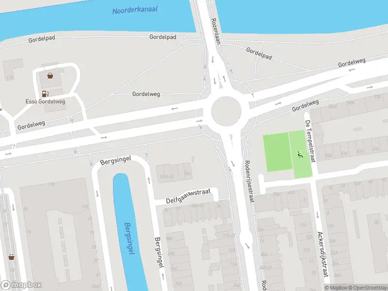 Ambulance met grote spoed naar de Gordelweg in Rotterdam