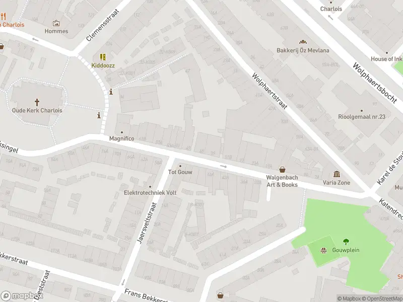 Ambulance met gepaste spoed naar de Gouwstraat in Rotterdam