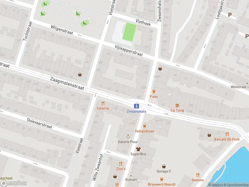 Ambulance met grote spoed naar de Zaagmolenstraat in Rotterdam