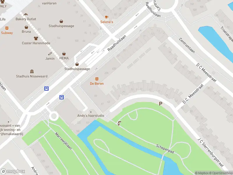 Ambulance met grote spoed naar de Raadhuislaan in Spijkenisse