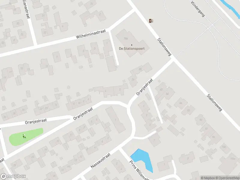 Ambulance met grote spoed naar de Oranjestraat in Barendrecht