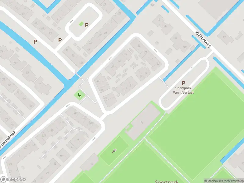 Ambulance met grote spoed naar de Tirionstraat in Zevenhuizen
