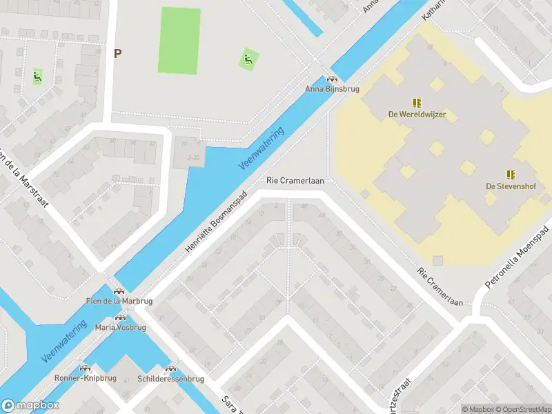 Ambulance met gepaste spoed naar de Maria Voskade in Leiden