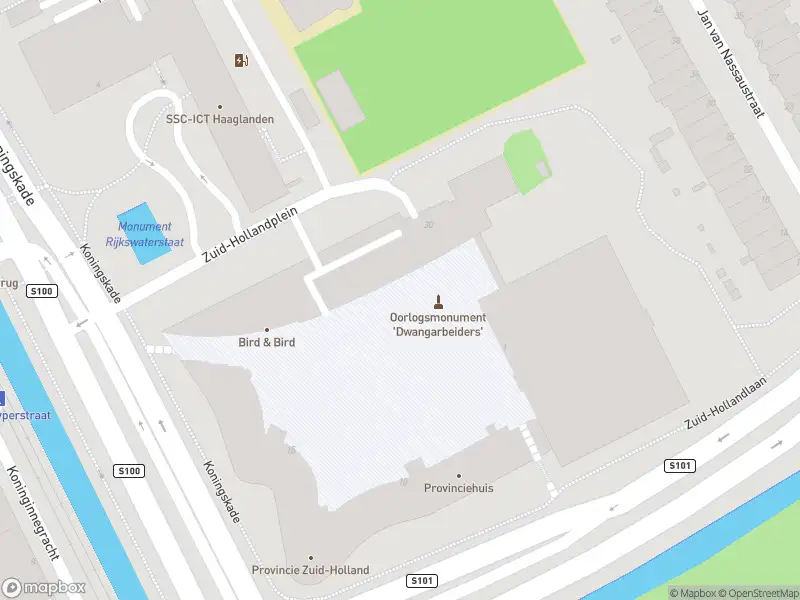 Ambulance met grote spoed naar de Zuid-Hollandplein in 's-Gravenhage