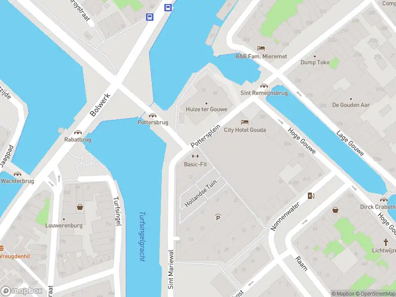 Ambulance met grote spoed naar de Pottersplein in Gouda