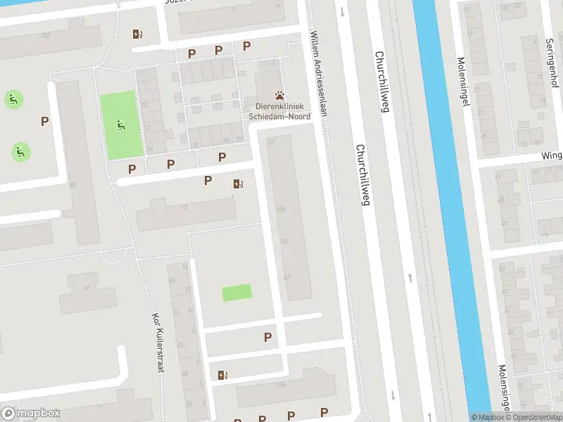 Ambulance met grote spoed naar de Albert van Raalteplein in Schiedam