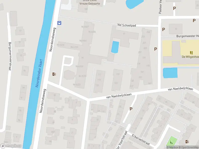 Ambulance met grote spoed naar de Van Naeldwijcklaan in Berkel en Rodenrijs