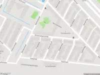 Ambulance met gepaste spoed naar de Dremmelaarstraat in Rotterdam