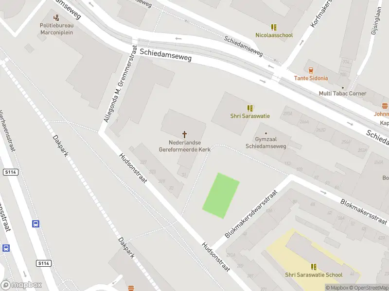 Ambulance met grote spoed naar de Kuipersstraat in Rotterdam