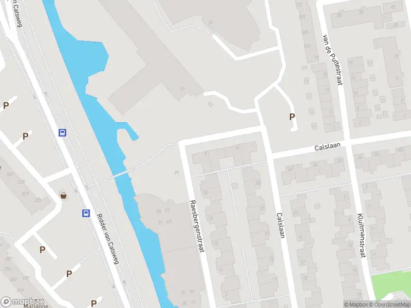 Ambulance met gepaste spoed naar de Anna van Meertenstraat in Gouda