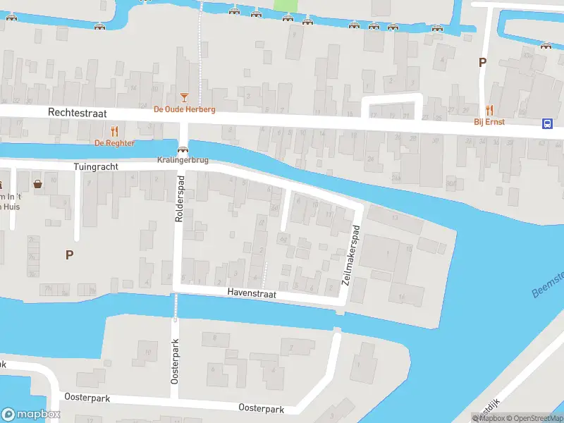 Ambulance met grote spoed naar de Kralingergracht in De Rijp
