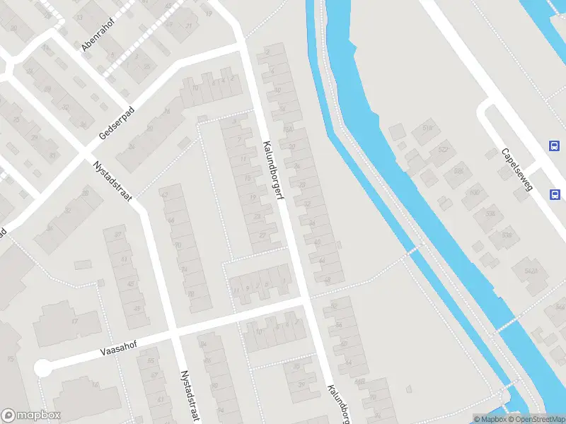 Ambulance met grote spoed naar de Kalundborgerf in Rotterdam