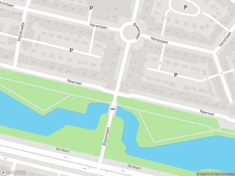 Brandweer met gepaste spoed naar de Biezenlaan in Helmond vanwege een liftopsluiting