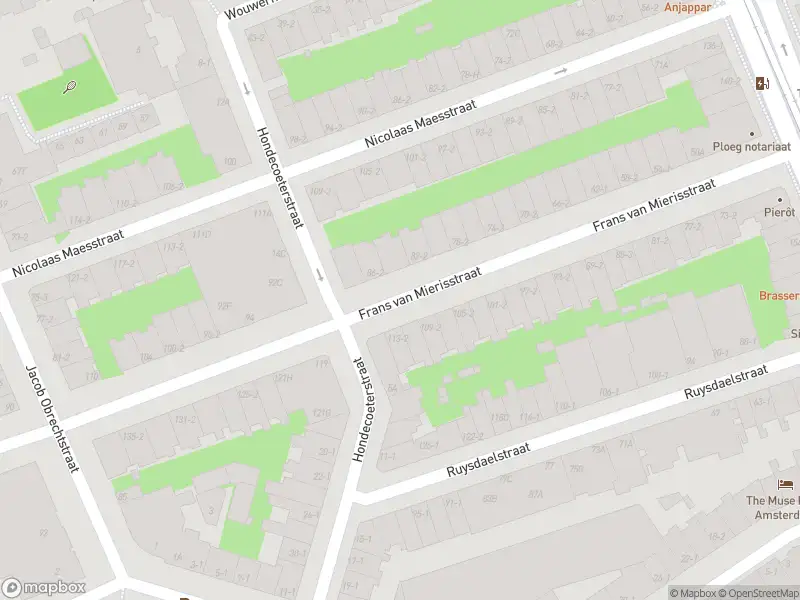Ambulance met gepaste spoed naar de Bronckhorststraat in Amsterdam